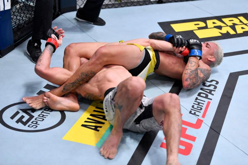 https://www.ufc.com.br/news/confira-todos-os-resultados-do-ufc-256