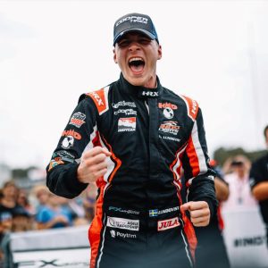 Linus Ludqvist comemorando seu título na Indy Lights. Foto/ Reprodução: Joe Skibinski, Indy